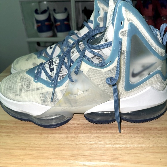 Nike LeBron 19 Space jam - Picture 1 of 5